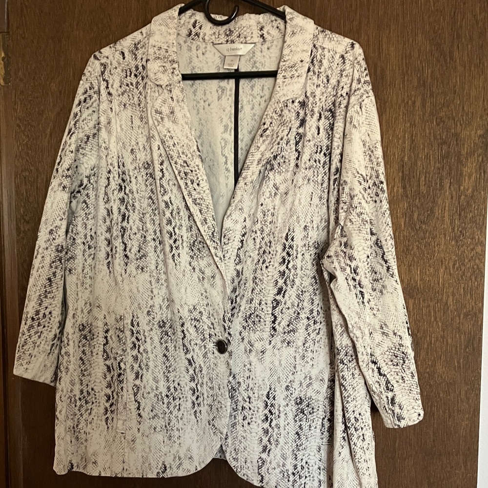3X CJ Banks Black and White Snakeskin Blazer